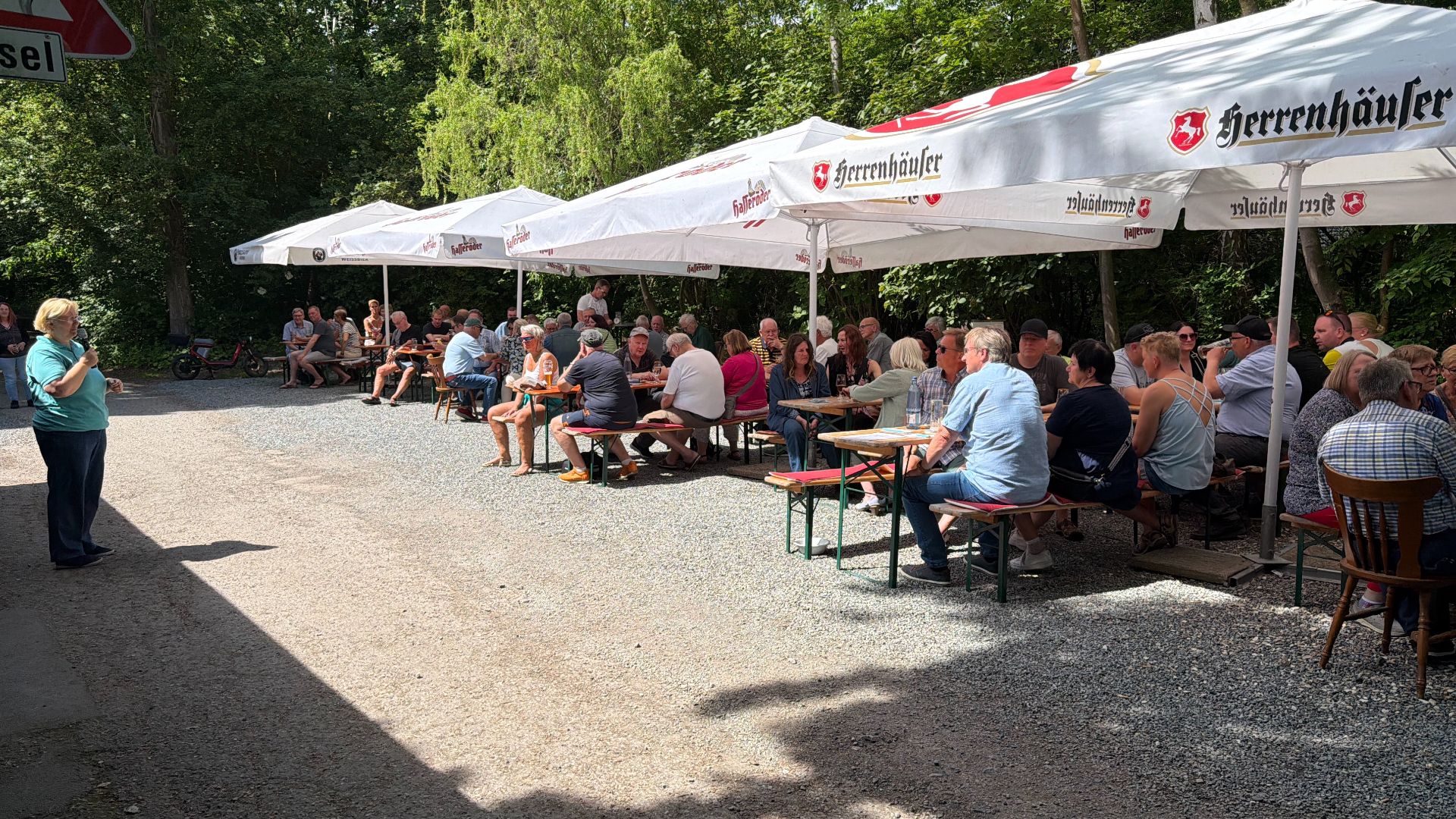CDU enth�llt Pfingstbaum an der Bergmannsch�nke