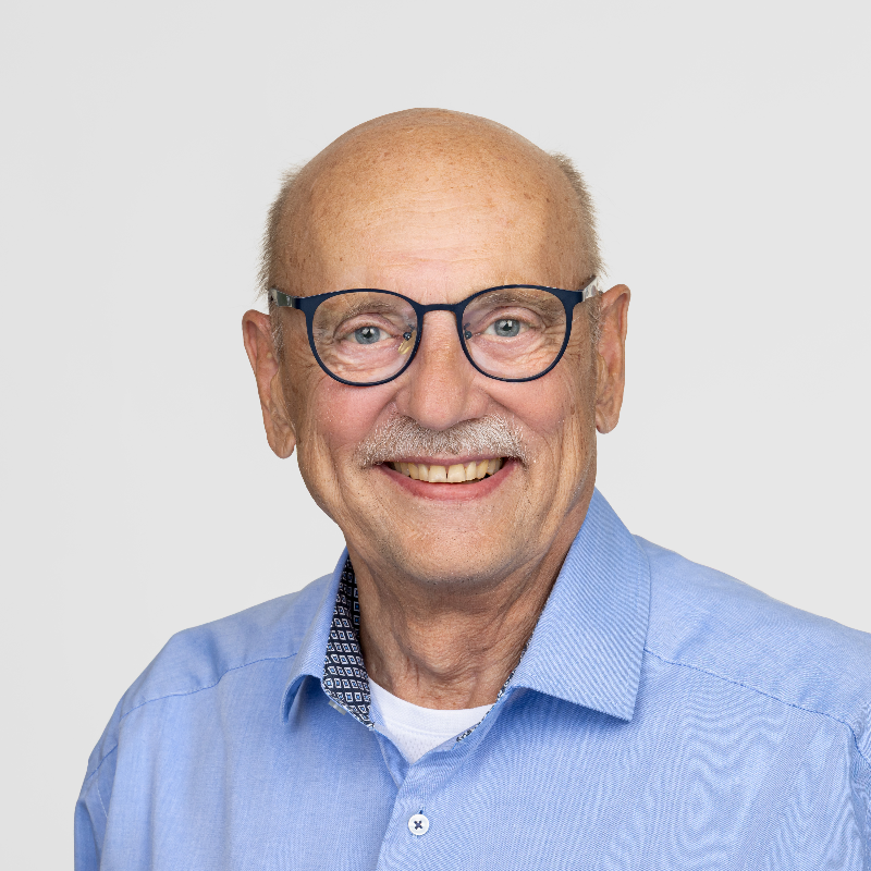 Dr. Axel Tegge